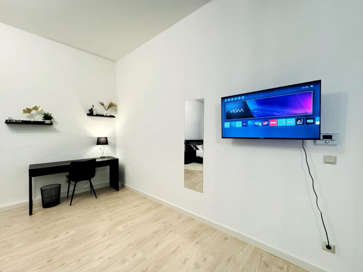 I Spacious 130qm Near Berlins Sights Appartement Berlijn