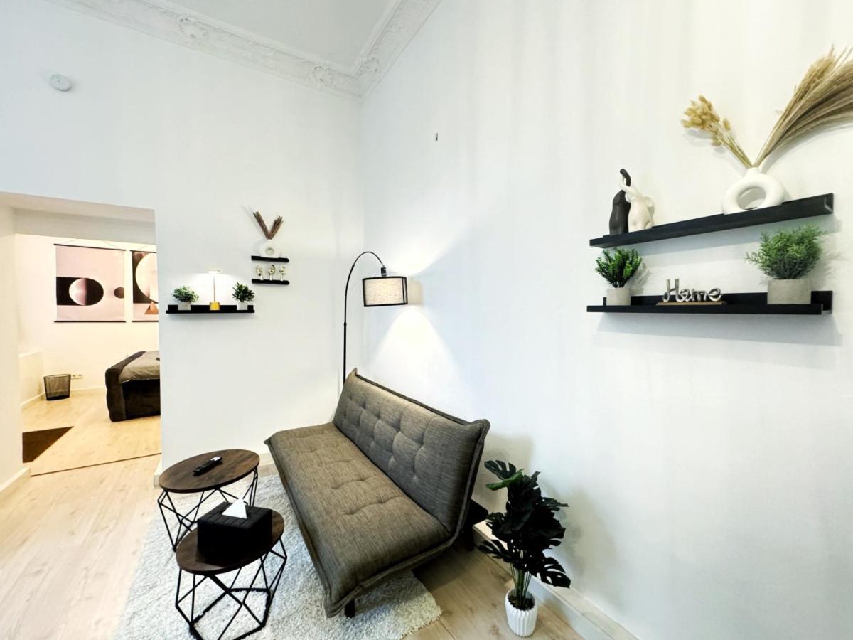I Spacious 130qm Near Berlins Sights Appartement