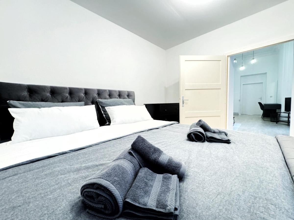 Appartement I Spacious 130qm Near Berlins Sights Berlijn